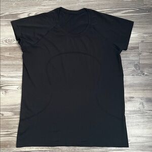 Lululemon Swiftly Tech Short Sleeve Shirt Top in Black Size 16